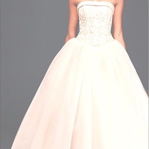 David’s bridal wedding gown size 10